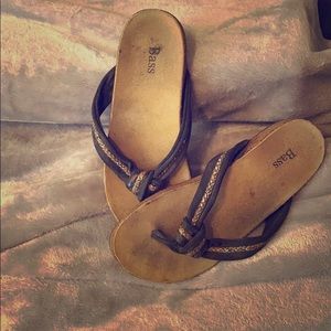 Bass sandals